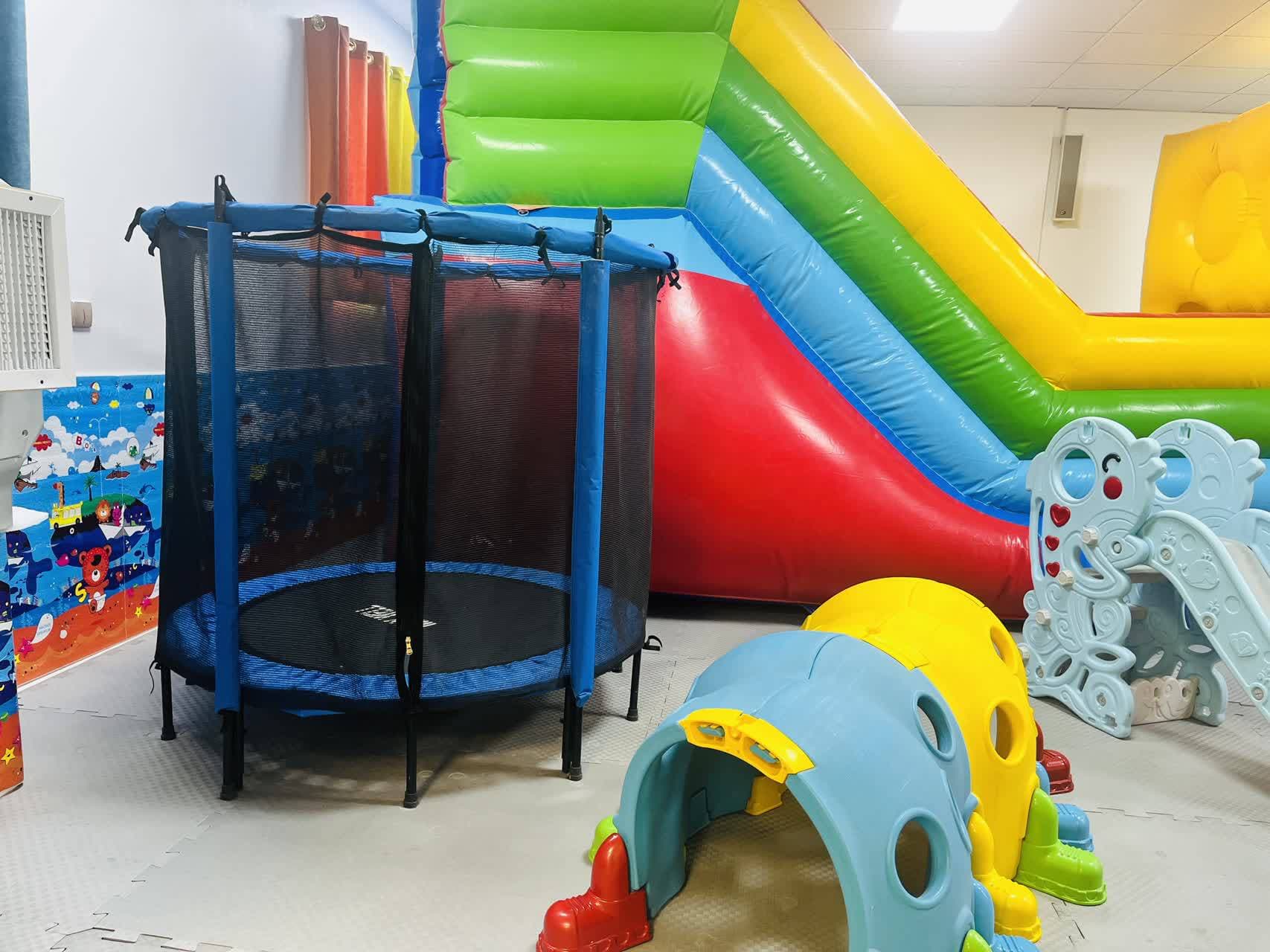 🧸 مؤسسه قرآن و پیش دبستانی و سرزمین بازی طاها